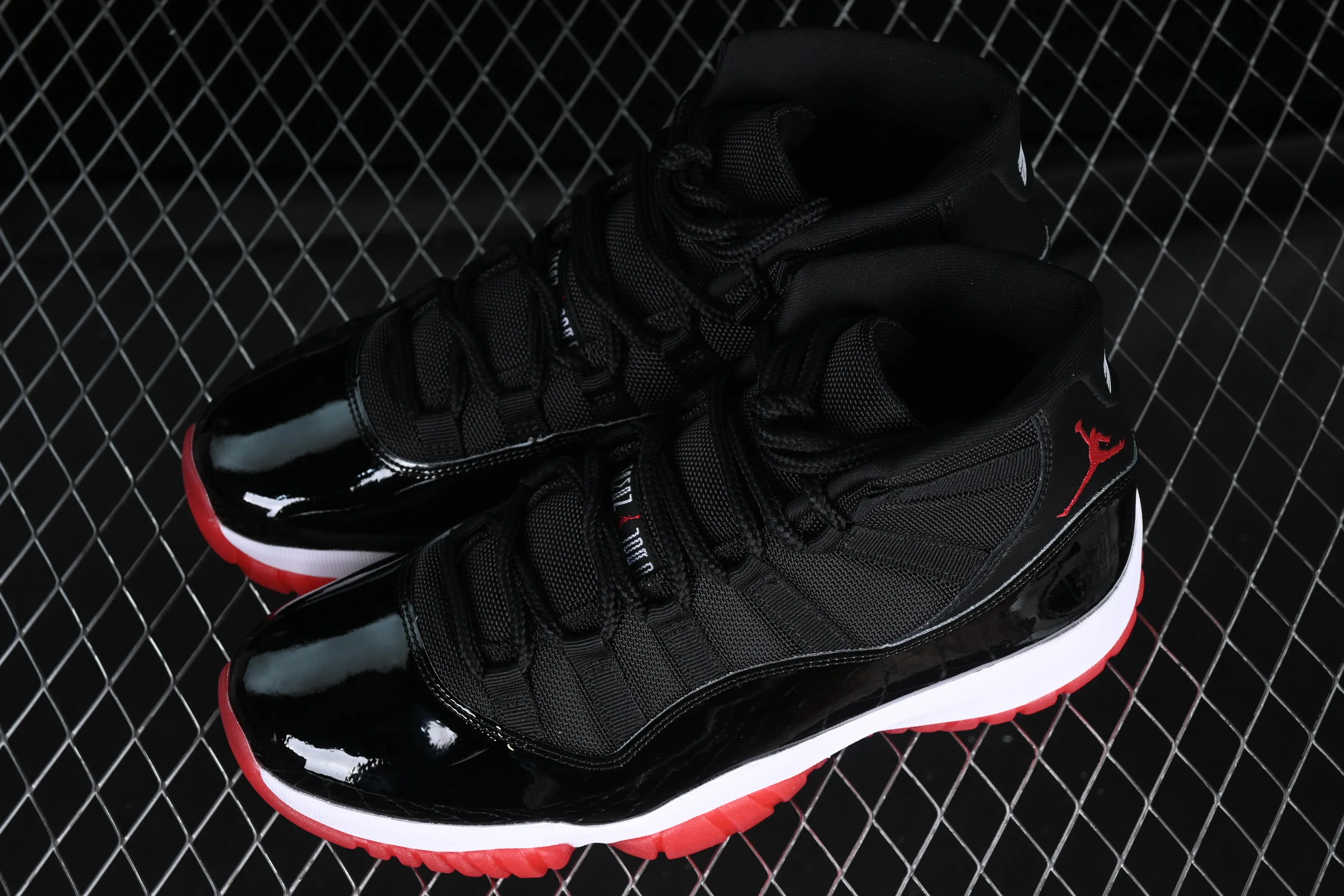 All categories Air Jordan Jordan series basketball shoes Air Jordan 11 OG version Air Jordan 11 "Bred" AJ11 Joe 11 patent leather black and red first year replica high-top basketball shoes 378037-061